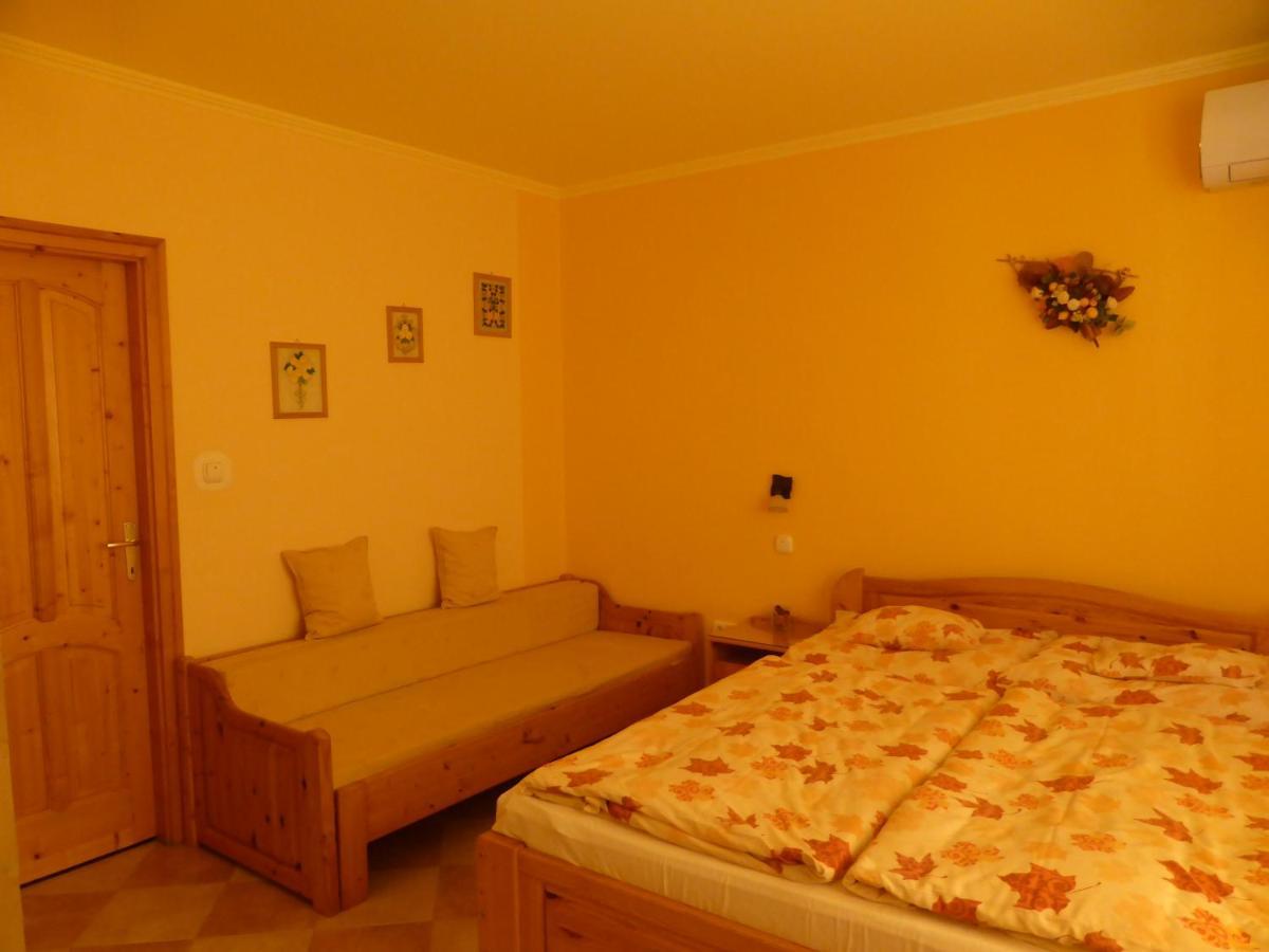אגרסאלוק Napfeny Apartman Es Vendeghaz מראה חיצוני תמונה