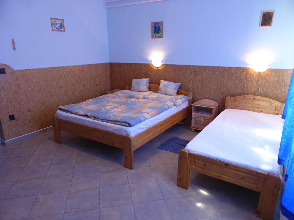 אגרסאלוק Napfeny Apartman Es Vendeghaz מראה חיצוני תמונה