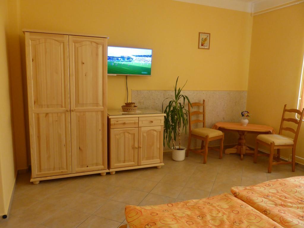 אגרסאלוק Napfeny Apartman Es Vendeghaz מראה חיצוני תמונה