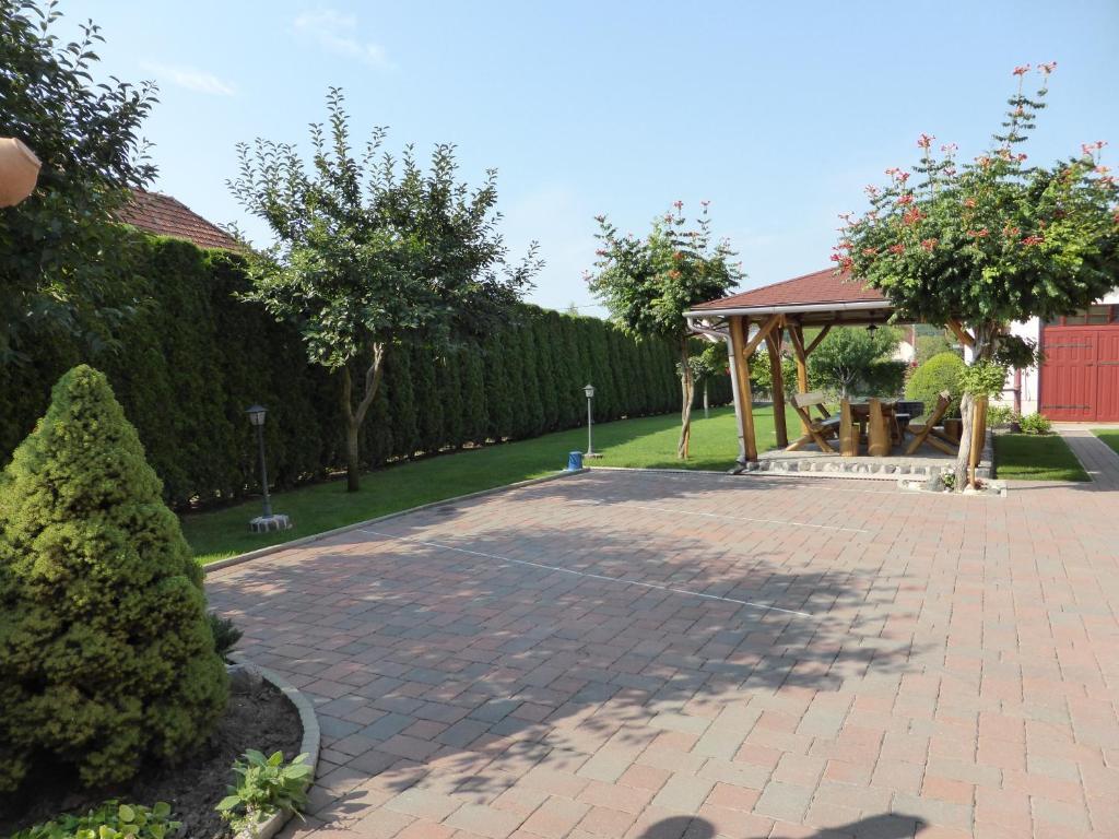 אגרסאלוק Napfeny Apartman Es Vendeghaz מראה חיצוני תמונה