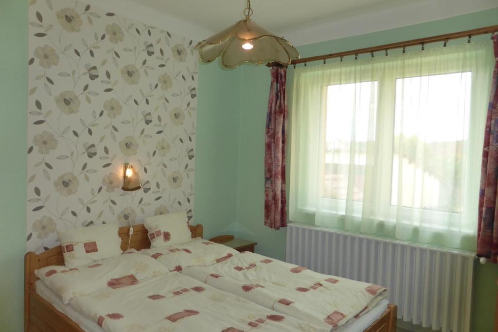 אגרסאלוק Napfeny Apartman Es Vendeghaz חדר תמונה