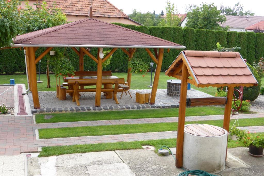 אגרסאלוק Napfeny Apartman Es Vendeghaz מראה חיצוני תמונה