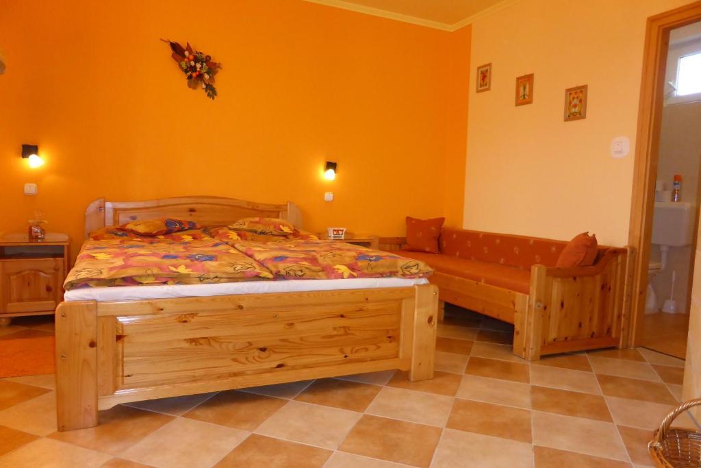 אגרסאלוק Napfeny Apartman Es Vendeghaz חדר תמונה